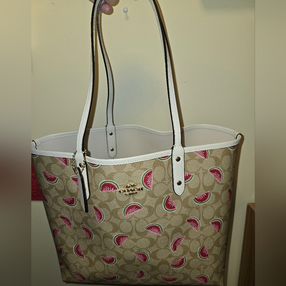 Coach Signature Watermelon Print Reversible Tote Sold Out NWT - Picture 5 of 14
